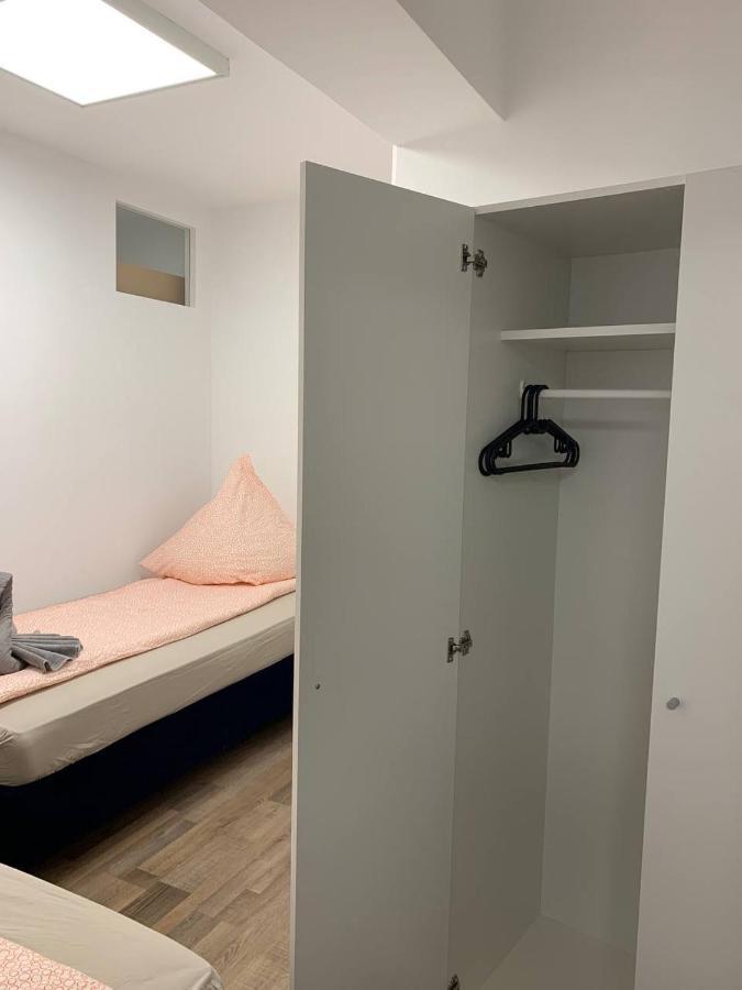Central Private Rooms In Popular Neighborhood! Koln Bagian luar foto