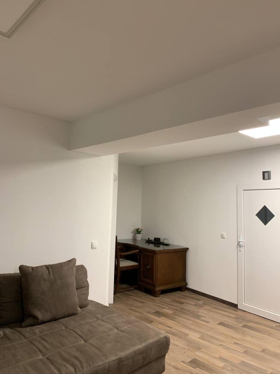 Central Private Rooms In Popular Neighborhood! Koln Bagian luar foto
